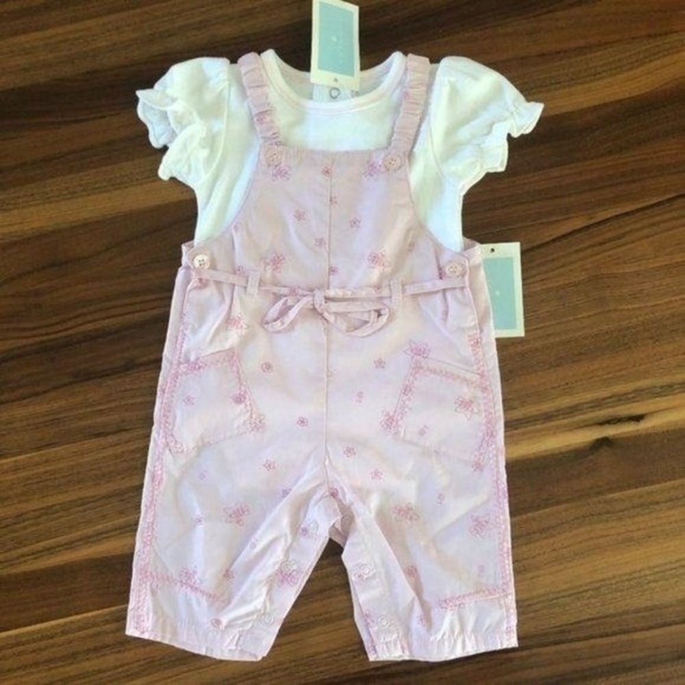 NWT 3 Month Agabang White bodysuit w Pink Overalls READ‎ before purchasing.